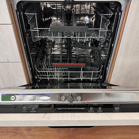 New Modern & Cozy Apartment With Free Private Parking And Ev Charging Station ヴァルナ エクステリア 写真