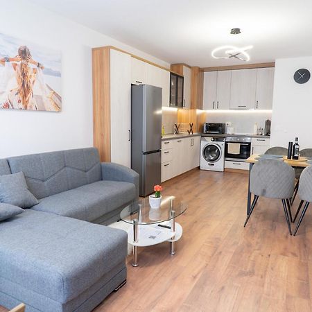 New Modern & Cozy Apartment With Free Private Parking And Ev Charging Station ヴァルナ エクステリア 写真