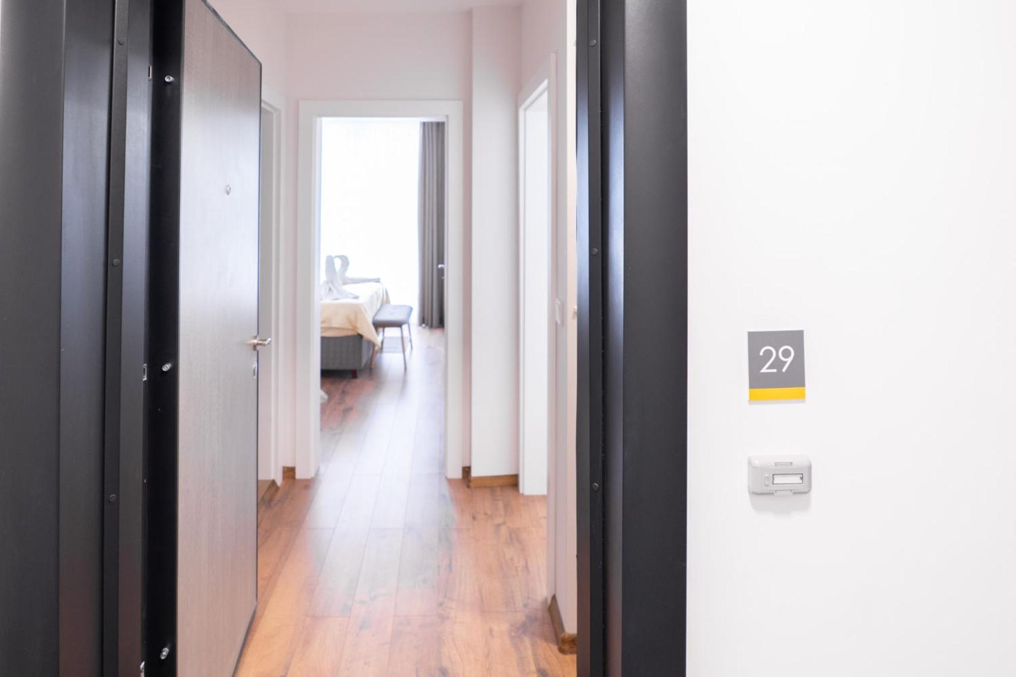 New Modern & Cozy Apartment With Free Private Parking And Ev Charging Station ヴァルナ エクステリア 写真