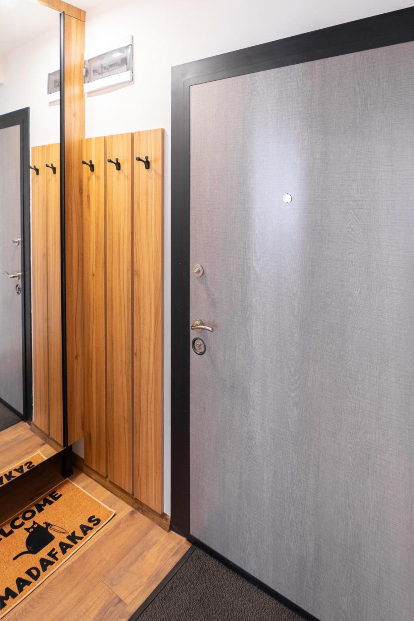 New Modern & Cozy Apartment With Free Private Parking And Ev Charging Station ヴァルナ エクステリア 写真