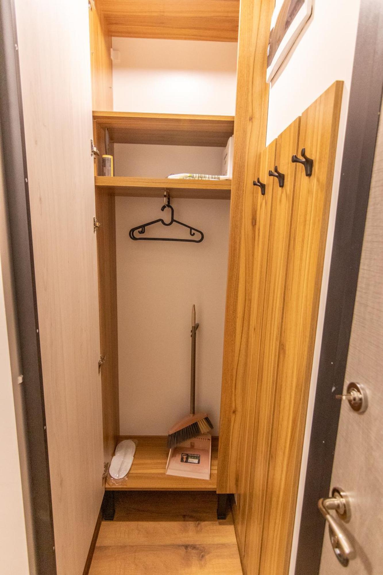 New Modern & Cozy Apartment With Free Private Parking And Ev Charging Station ヴァルナ エクステリア 写真